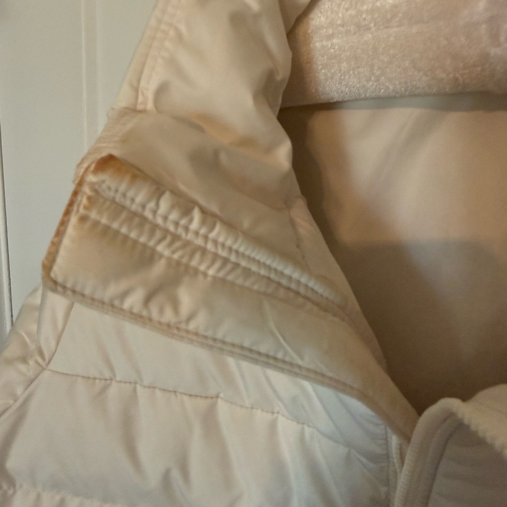 The North Face Aconcagua 3 Women’s M Puffer Jacket White Dune NWT (Some Makeup) - Picture 4 of 10
